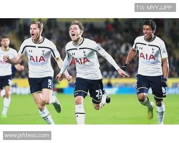 聚焦世界顶级球星与豪门足球球队的辉煌与荣耀对决